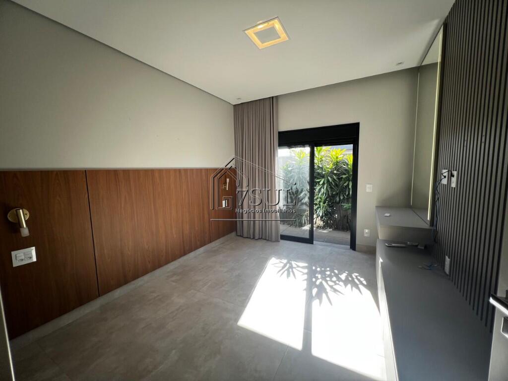 Casa, 4 quartos, 270 m² - Foto 19