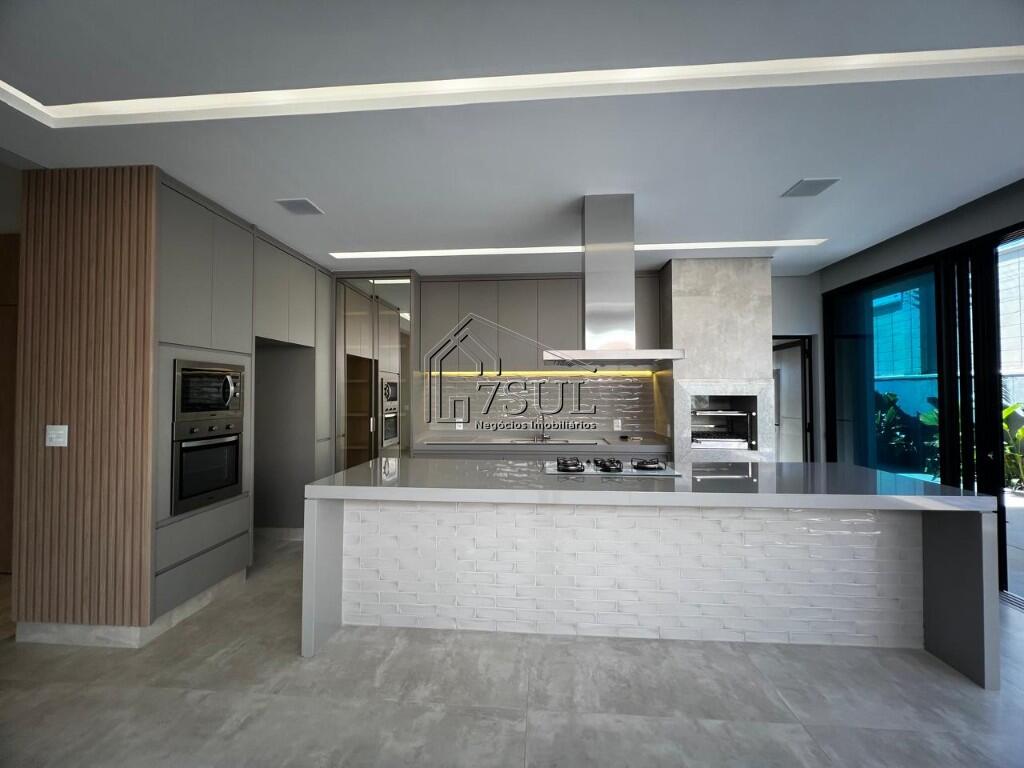 Casa, 4 quartos, 270 m² - Foto 30