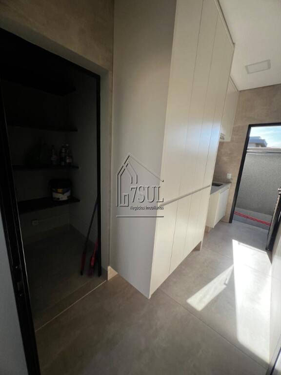 Casa, 4 quartos, 270 m² - Foto 36