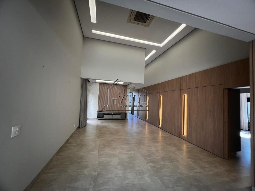 Casa, 4 quartos, 270 m² - Foto 9