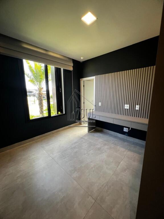 Casa, 4 quartos, 270 m² - Foto 27