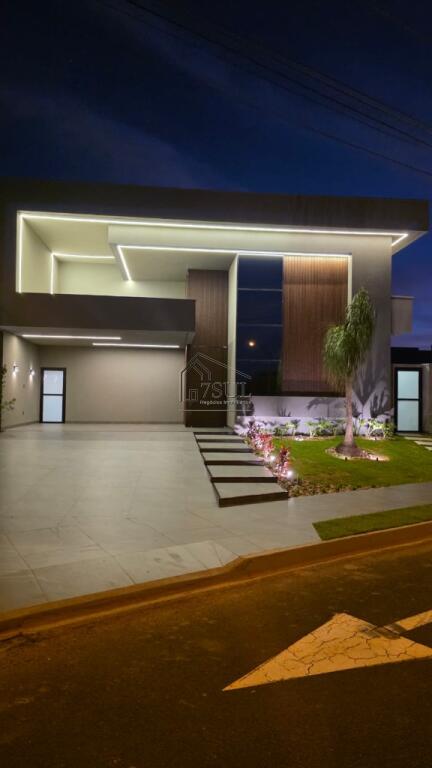 Casa, 3 quartos, 212 m² - Foto 1