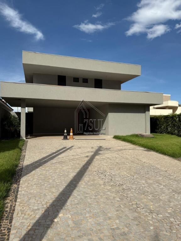 Casa, 3 quartos, 240 m² - Foto 1