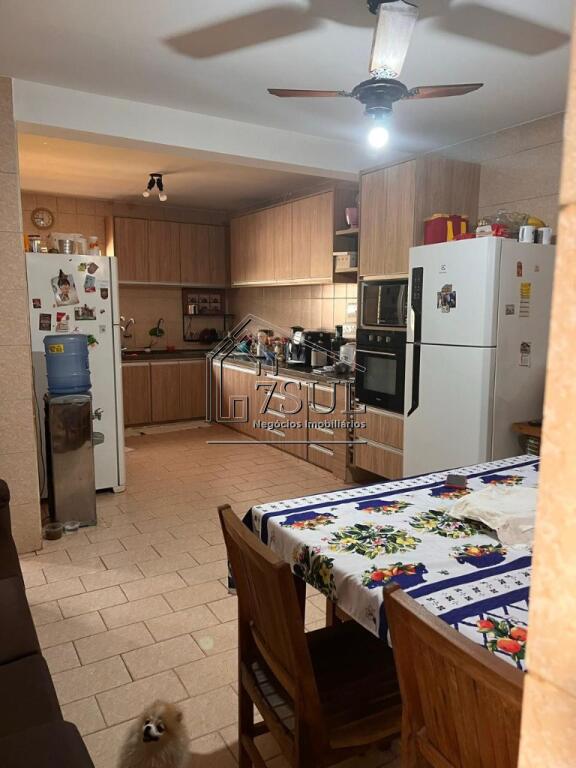 Casa, 3 quartos, 330 m² - Foto 2
