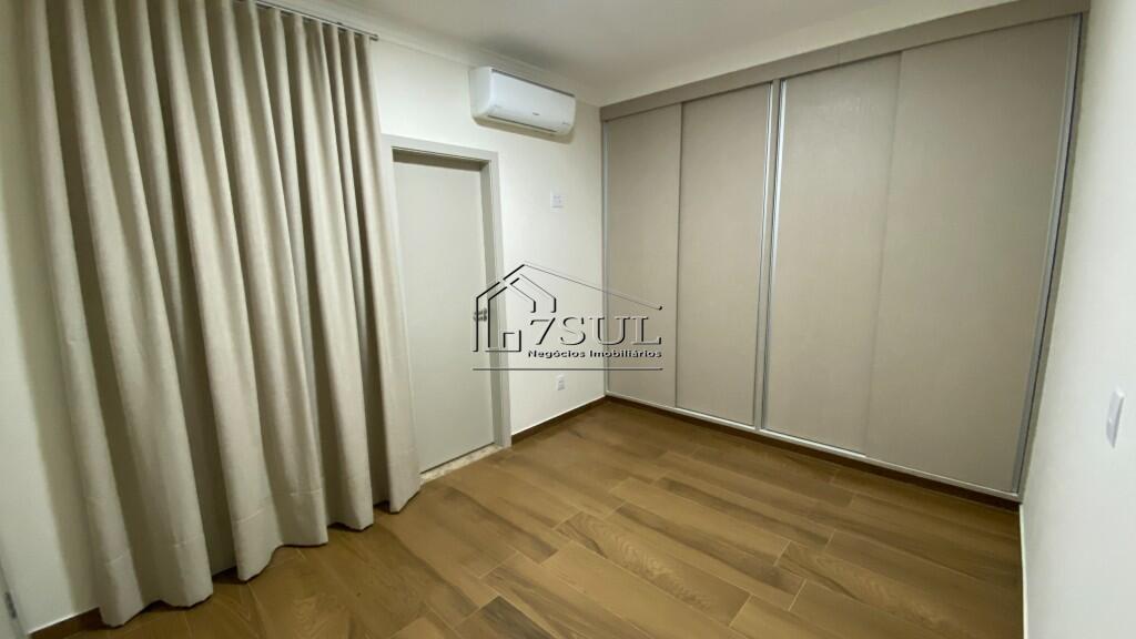 Casa, 4 quartos, 270 m² - Foto 37