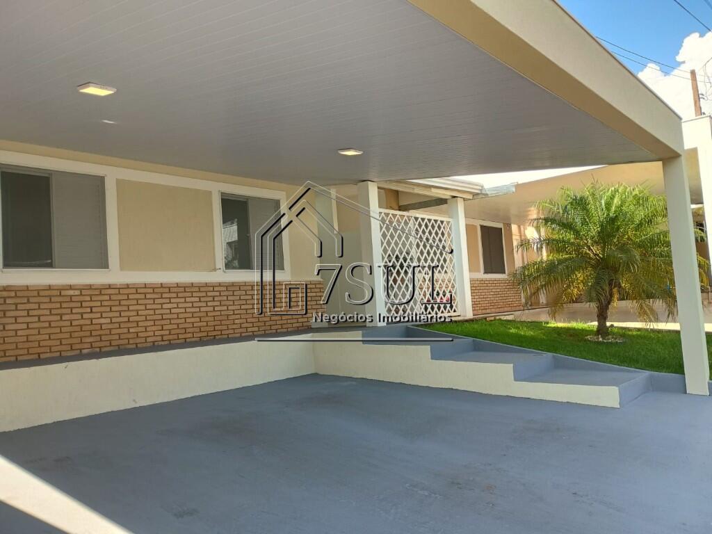 Casa, 3 quartos, 211 m² - Foto 1