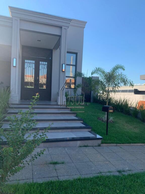 Casa, 3 quartos, 251 m² - Foto 1