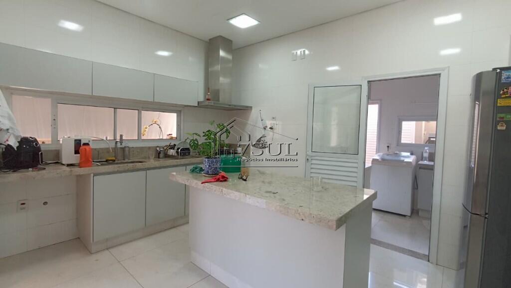 Casa, 3 quartos, 270 m² - Foto 24