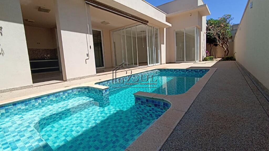 Casa, 3 quartos, 297 m² - Foto 1