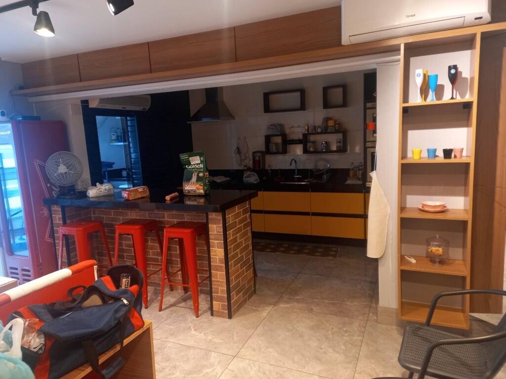 Apartamento com 2 quartos e 99 m² em Vila Tupi, Praia Grande