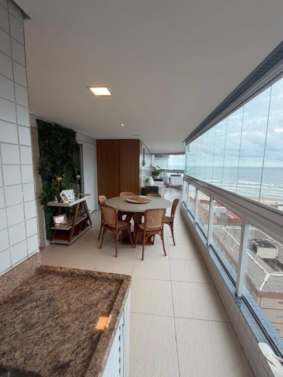 Apartamento com 3 quartos e 151 m² em Vila Tupi, Praia Grande
