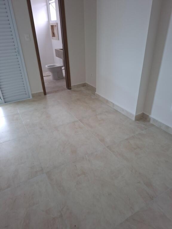 Apartamento com 2 quartos e 104 m² em Vila Tupi, Praia Grande