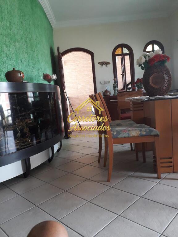 Casa com 3 quartos e 600 m² em Boqueirão, Praia Grande