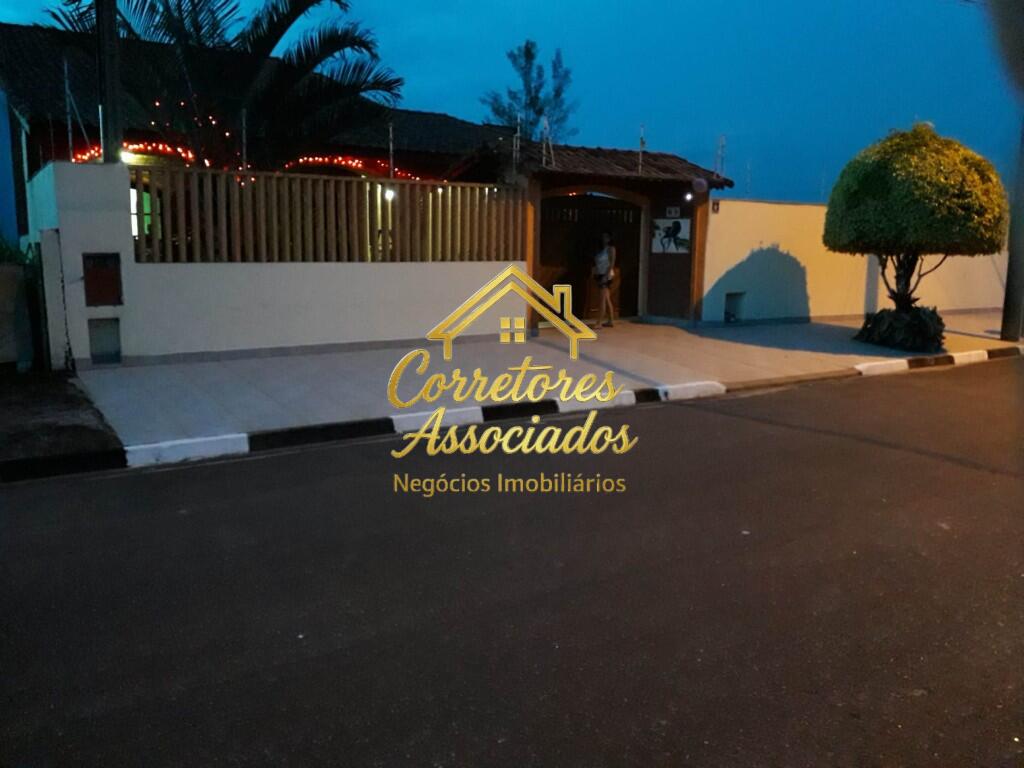 Casa com 3 quartos e 600 m² em Boqueirão, Praia Grande