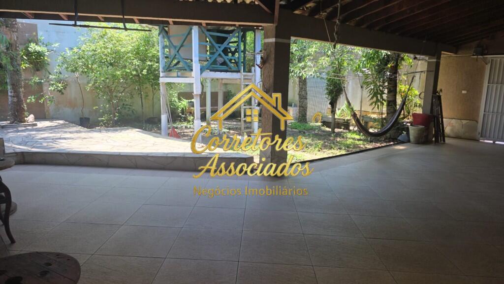 Casa com 3 quartos e 230 m² em Boqueirão, Praia Grande