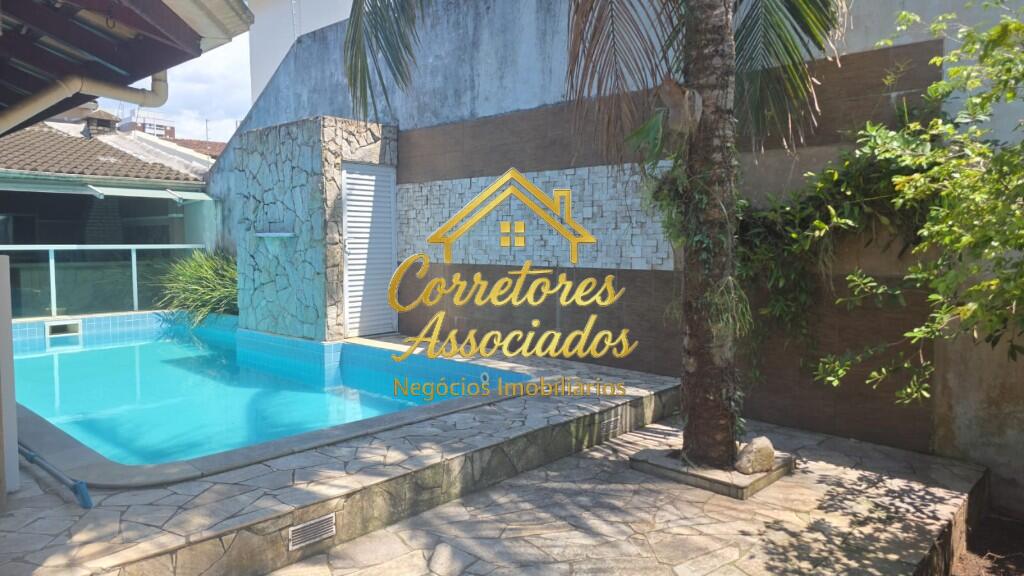 Casa com 3 quartos e 230 m² em Boqueirão, Praia Grande