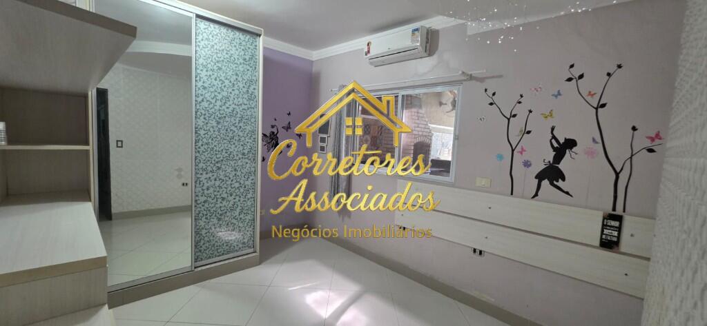 Casa com 3 quartos e 230 m² em Boqueirão, Praia Grande