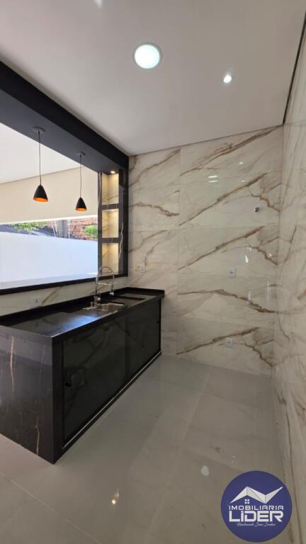 Casa com 3 quartos e 94 m² em Setor 03, Ariquemes