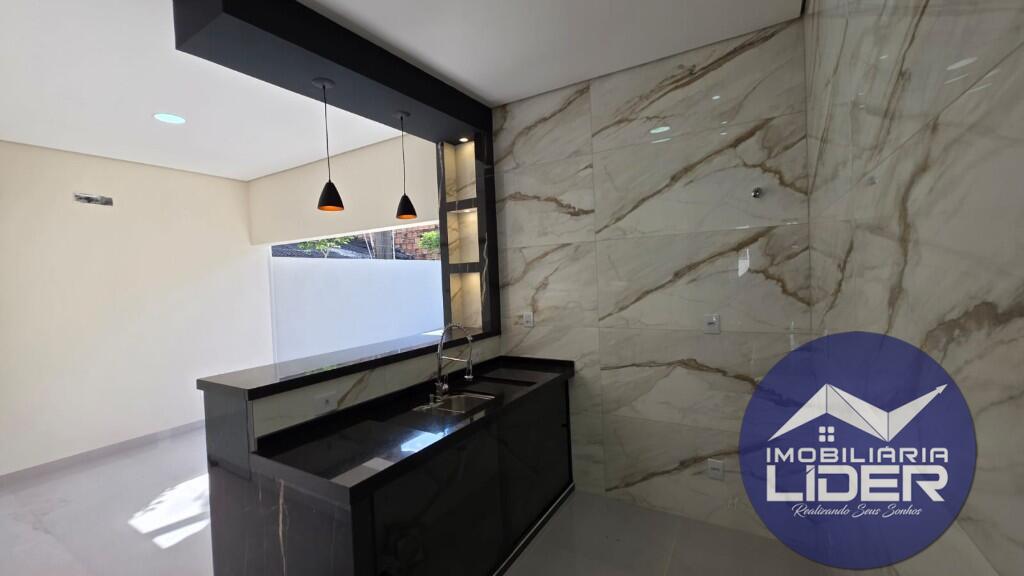 Casa com 3 quartos e 94 m² em Setor 03, Ariquemes