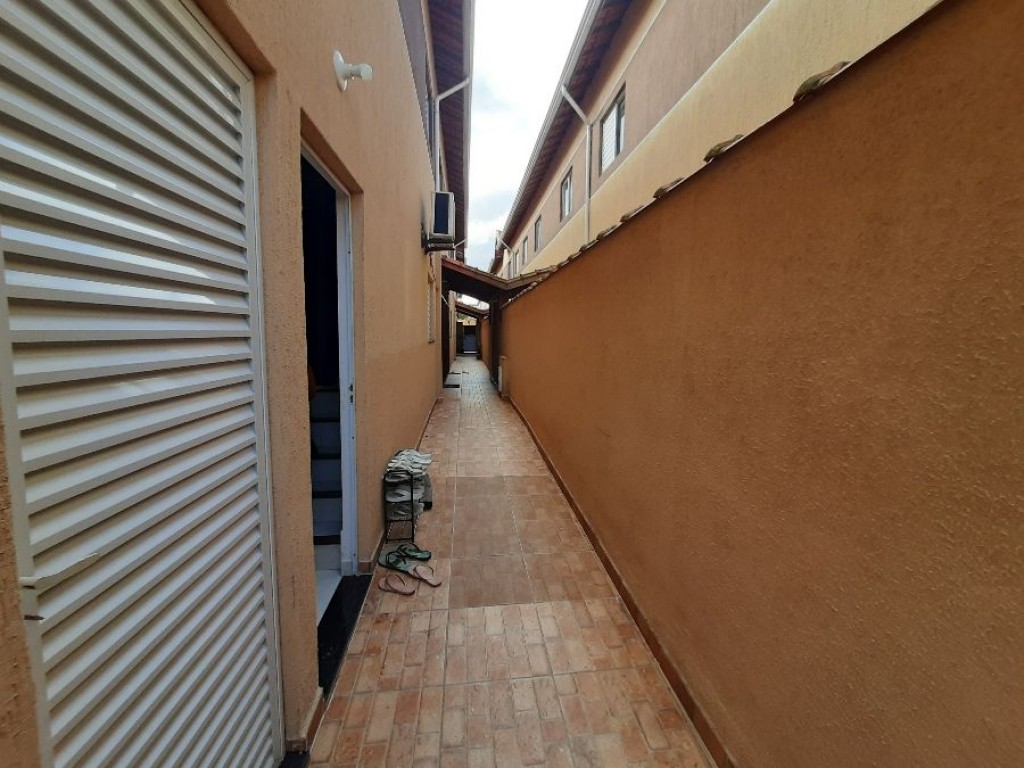 Casa com 3 quartos e 68 m² em Vila Antártica, Praia Grande