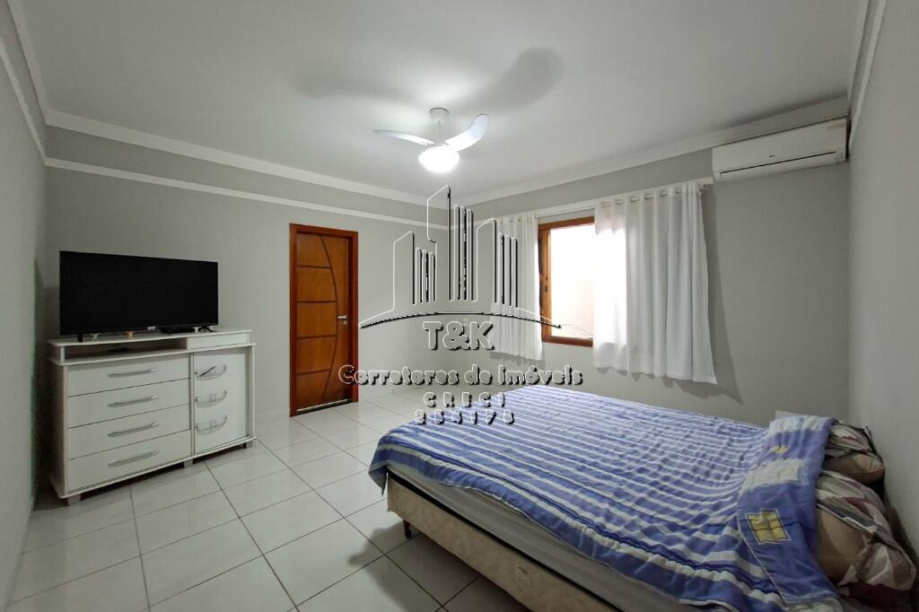 Casa com 4 quartos e 178 m² em Maracanã, Praia Grande