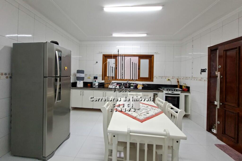 Casa com 4 quartos e 178 m² em Maracanã, Praia Grande