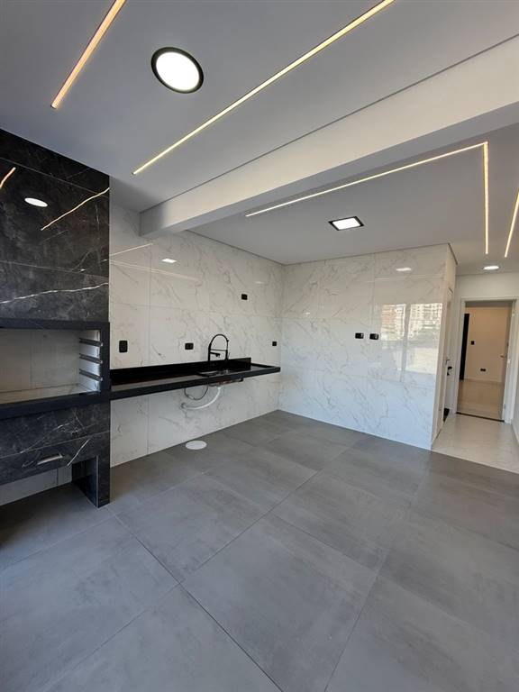 Casa com 4 quartos e 204 m² em Vila Caiçara, Praia Grande