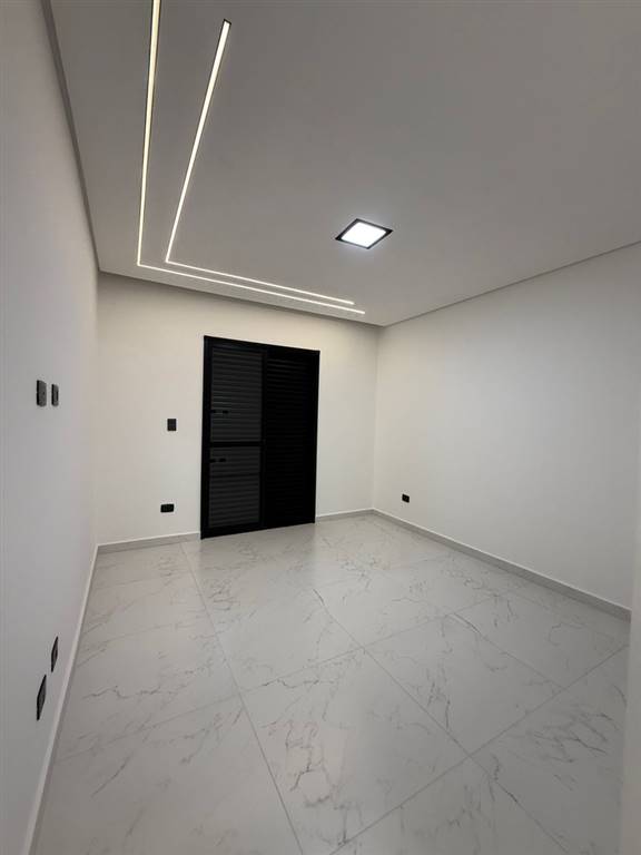Casa com 4 quartos e 204 m² em Vila Caiçara, Praia Grande