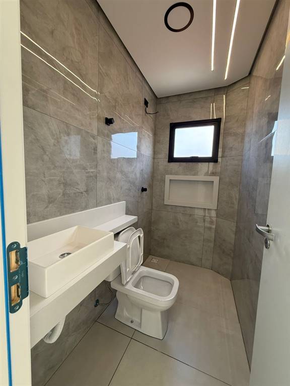 Casa com 4 quartos e 204 m² em Vila Caiçara, Praia Grande