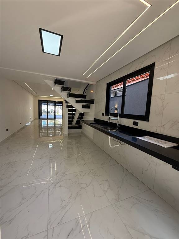 Casa com 4 quartos e 204 m² em Vila Caiçara, Praia Grande