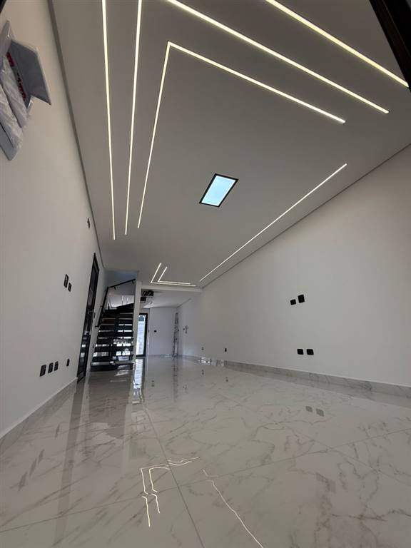 Casa com 4 quartos e 204 m² em Vila Caiçara, Praia Grande