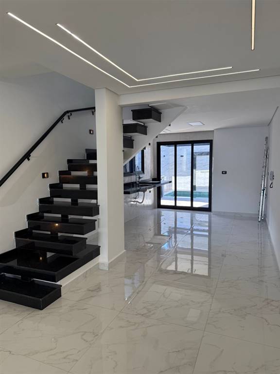 Casa com 4 quartos e 204 m² em Vila Caiçara, Praia Grande