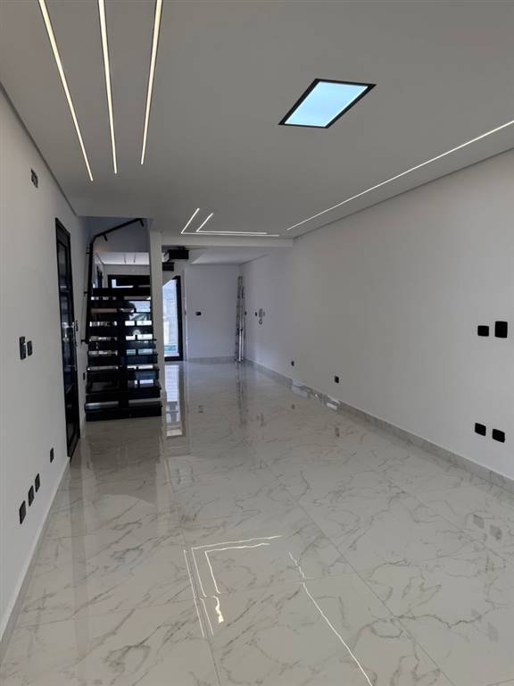 Casa com 4 quartos e 204 m² em Vila Caiçara, Praia Grande