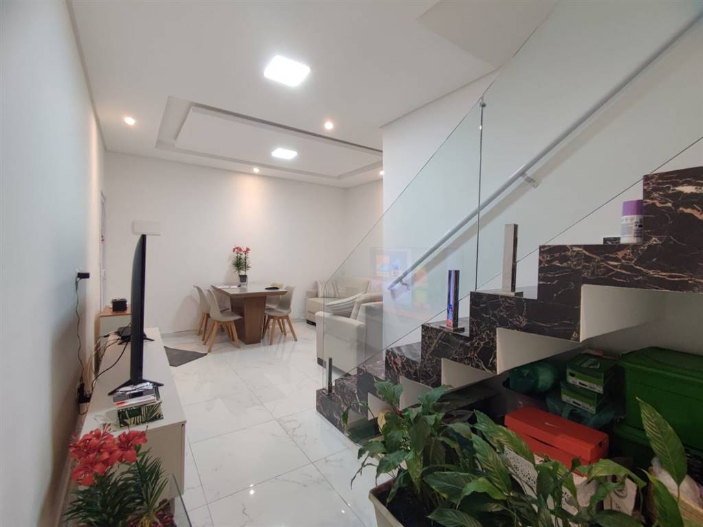 Casa com 2 quartos e 74 m² em Vila Caiçara, Praia Grande