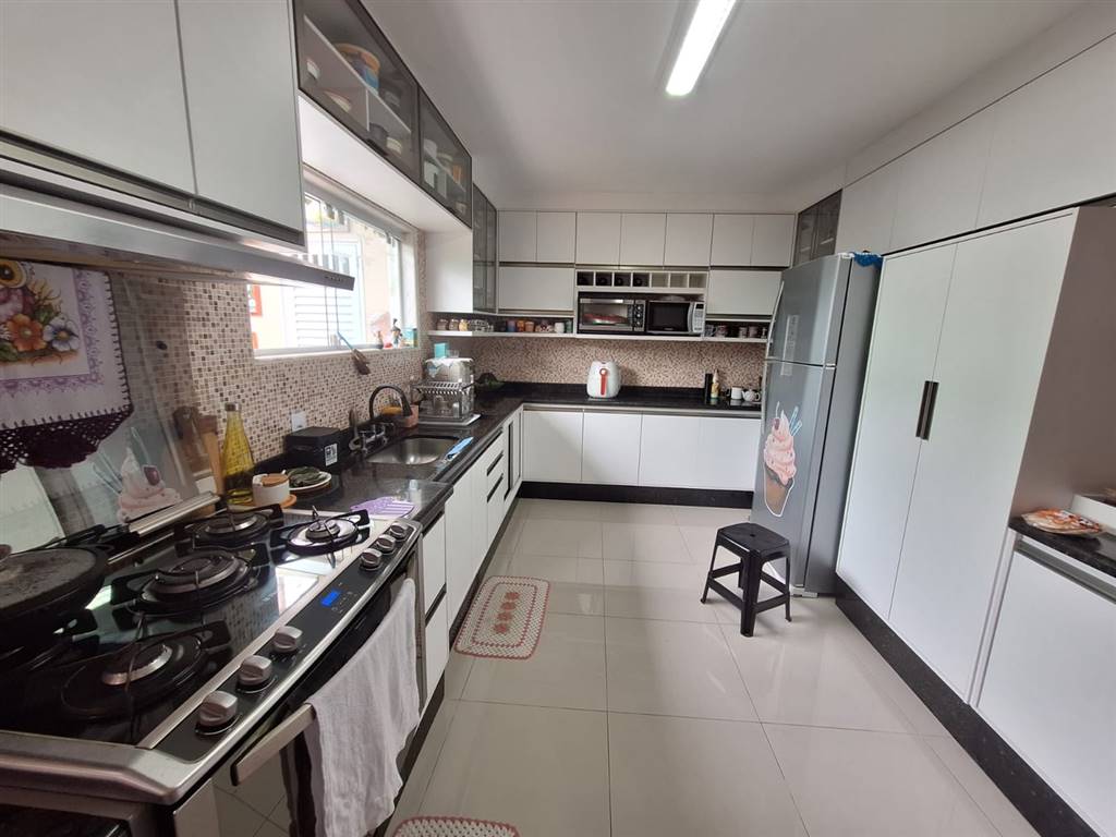 Casa com 3 quartos e 250 m² em Vila Caiçara, Praia Grande