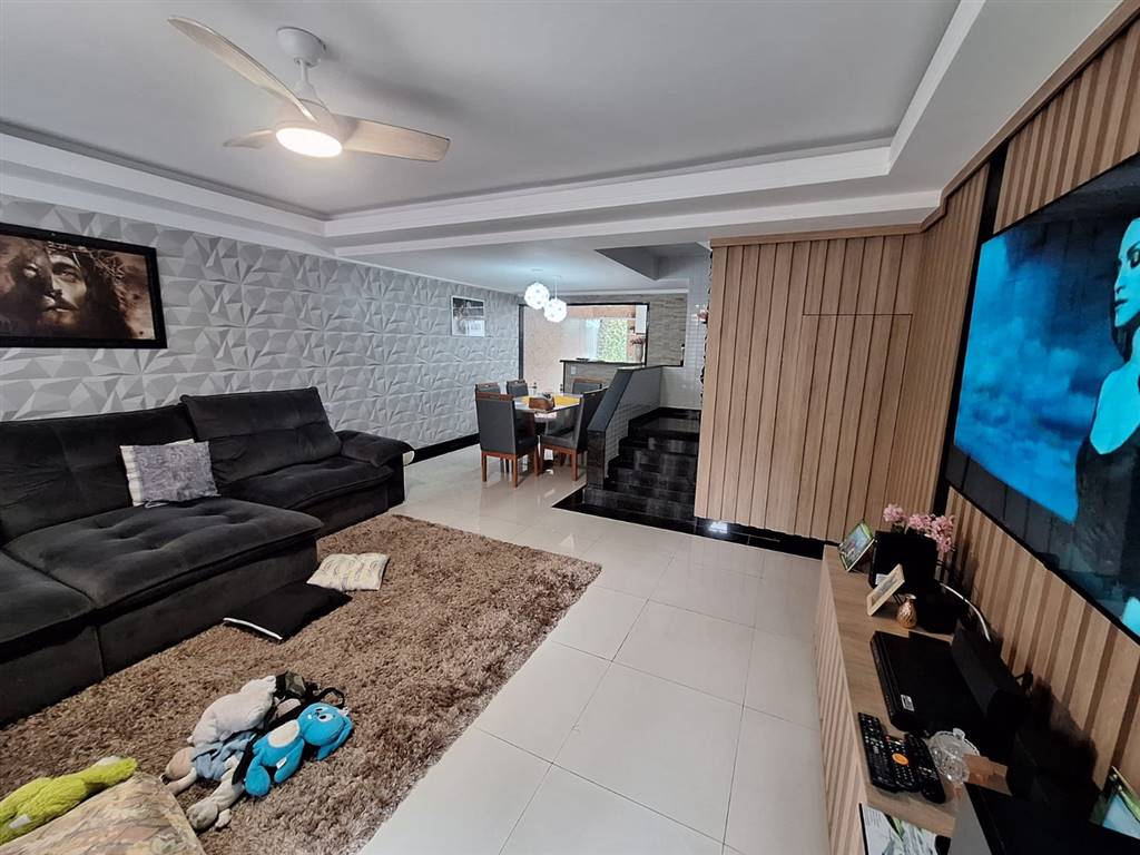 Casa com 3 quartos e 250 m² em Vila Caiçara, Praia Grande