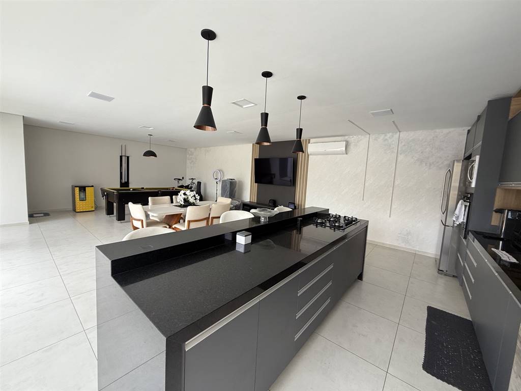 Casa com 2 quartos e 332 m² em Vila Caiçara, Praia Grande