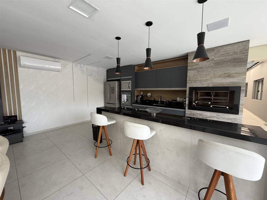 Casa com 2 quartos e 332 m² em Vila Caiçara, Praia Grande