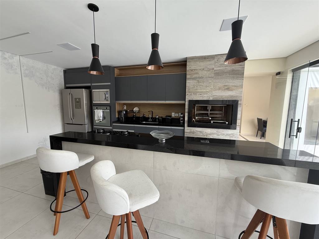 Casa com 2 quartos e 332 m² em Vila Caiçara, Praia Grande