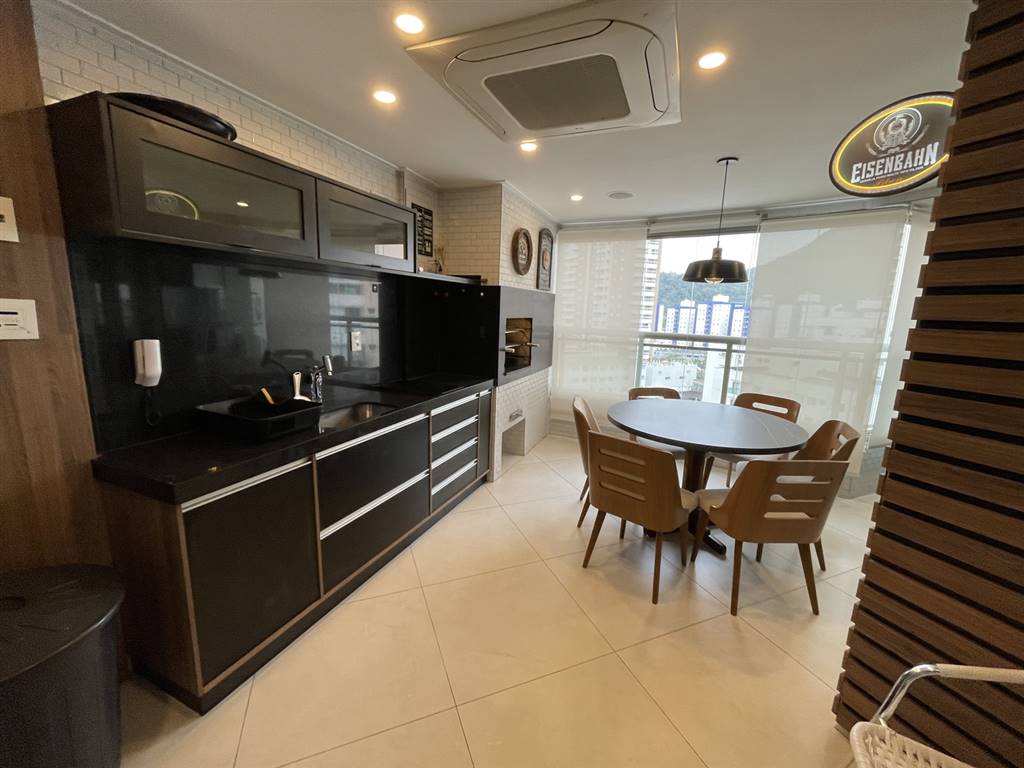 Apartamento com 3 quartos e 130 m² em Vila Caiçara, Praia Grande