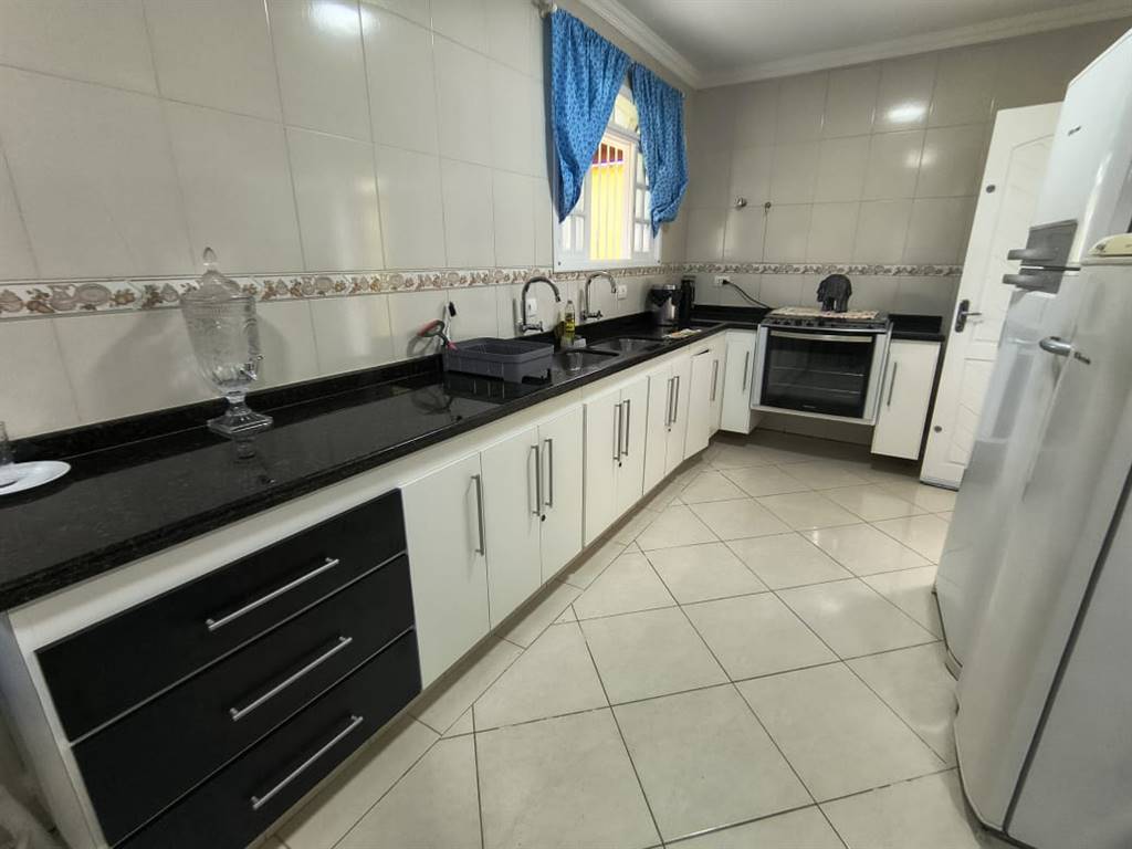 Casa com 3 quartos e 279 m² em Vila Caiçara, Praia Grande