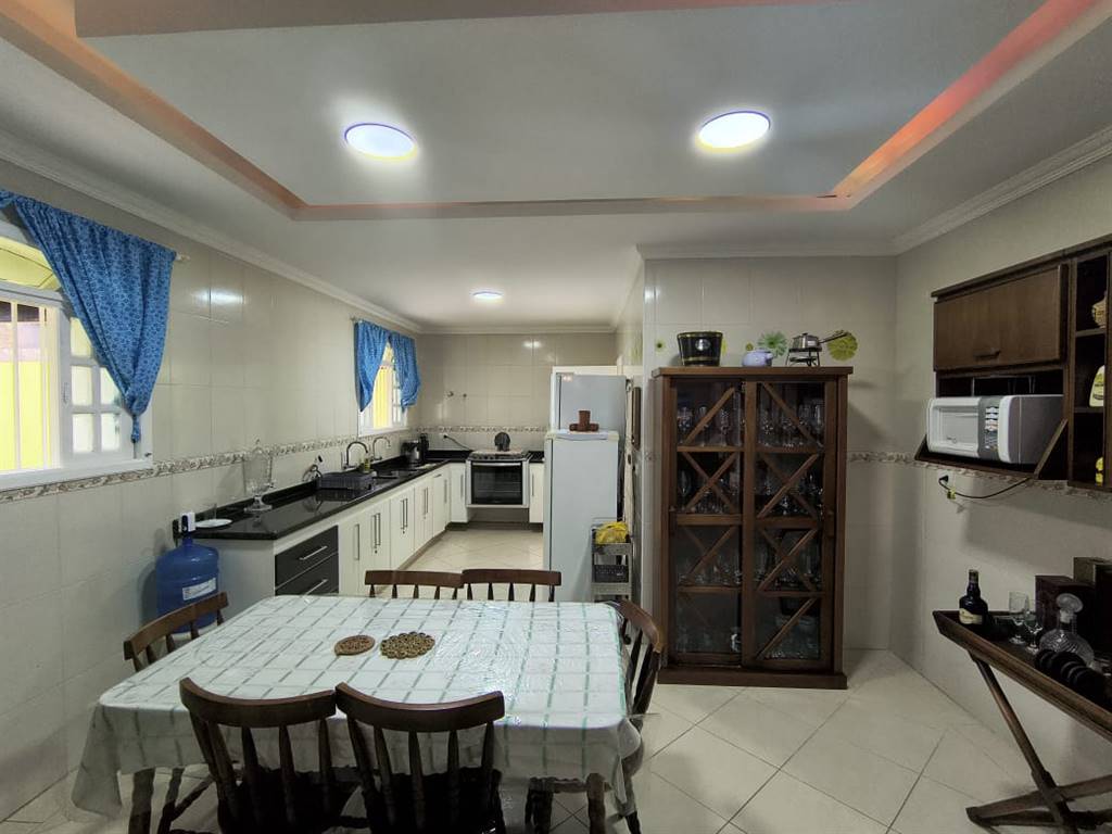 Casa com 3 quartos e 279 m² em Vila Caiçara, Praia Grande