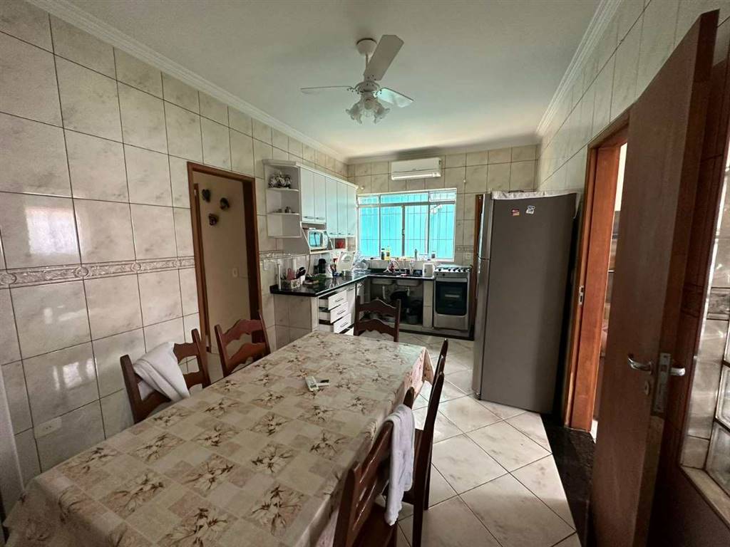 Casa com 4 quartos e 130 m² em Vila Caiçara, Praia Grande