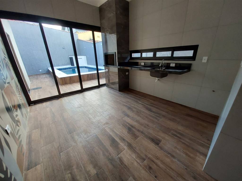 Casa com 3 quartos e 120 m² em Vila Caiçara, Praia Grande