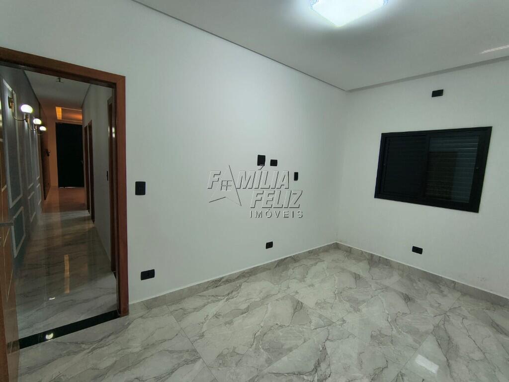 Casa com 3 quartos e 94 m² em Jardim Imperador, Praia Grande