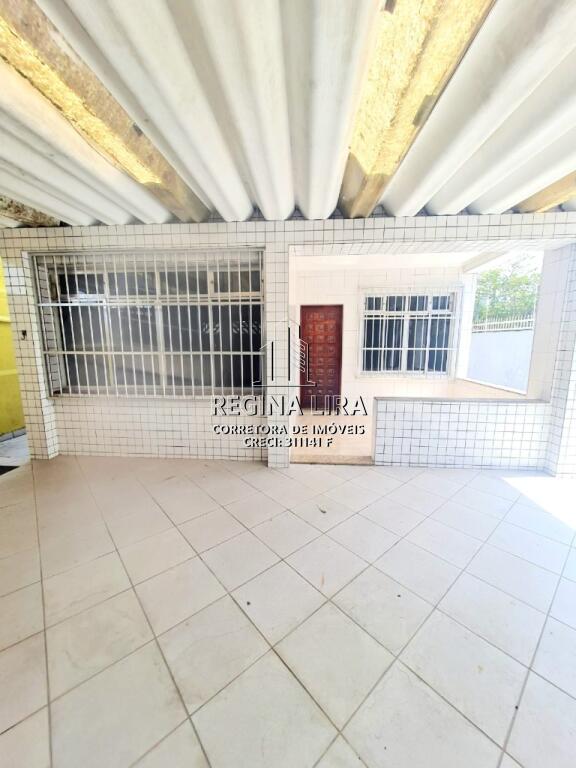 Casa com 6 quartos e 240 m² em Vila Guilhermina, Praia Grande