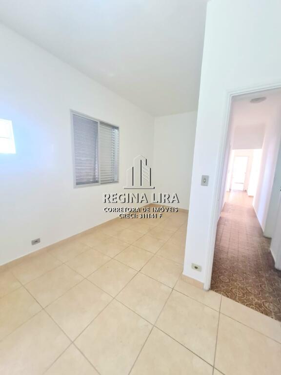 Casa com 6 quartos e 240 m² em Vila Guilhermina, Praia Grande