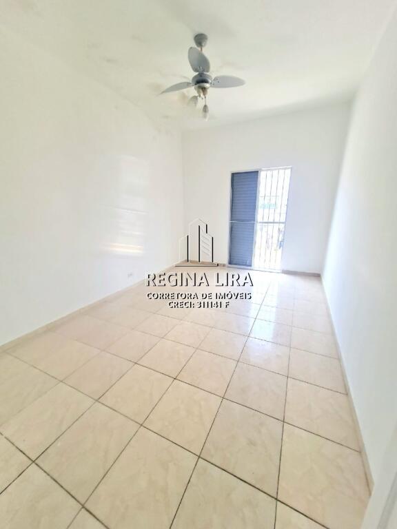 Casa com 6 quartos e 240 m² em Vila Guilhermina, Praia Grande