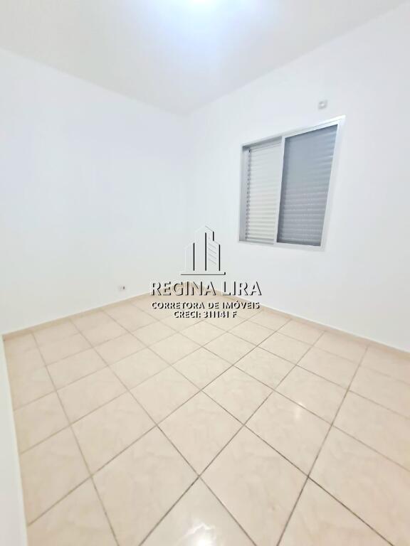 Casa com 6 quartos e 240 m² em Vila Guilhermina, Praia Grande