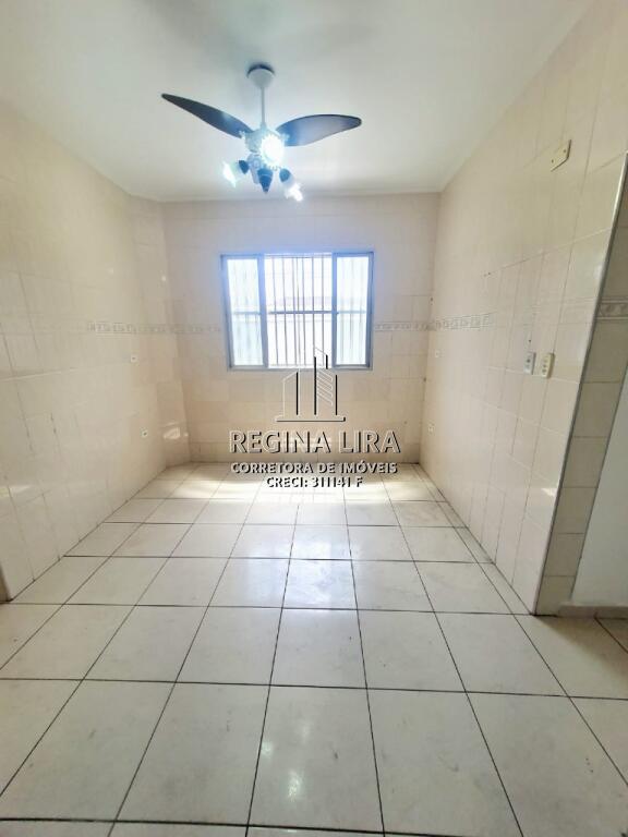 Casa com 6 quartos e 240 m² em Vila Guilhermina, Praia Grande